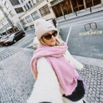 Sara Sandeva Instagram – girl therapy 🧖🏼‍♀️✨🍵🎄🫶🧸
