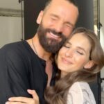 Sara Sandeva Instagram – Jupí!!!! Zítra, tedy v úterý budeme mít od 20:00 se Sarou živé vysílání ze salonu a nebude o ničem jiném, než o vlasech a našem Božím  produktu  MISTERIUM by Sara 💙💙💙. Těšte se, ukážeme vám celý proces a spoustu triků jak na krásné vlasy💙💙💙 tak se připojte a něco se dozvíte!😘
