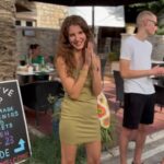 Sara Sandeva Instagram - Na vlnách Jadranu. Sandra. Dotočeno. Krásný 2 měsíce práce. Česko-slovensko-chorvatský projekt. Kouzelná lokace. A skvělej tým. Děkuju vám @luciakrs a @lenkahorn za další krásnou roli. Vážím si toho. A tobě @vojta7m za naprosto osvobozující tvoření na place. Děkuji @primaftv a @tvjoj a celému štábu za péči. A tobě @saadra_novakova za fotodokumentaci a otevřenou náruč a bázén. A velký díky i všem mým kolegům. S. ❤️
