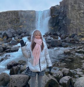 Sarah Bonito Most Liked Photos and Posts