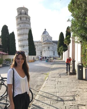 Sarah Butler Instagram - Not tilted. #pisa #leaningtowerofpisa #tuscany #europe #travel #italy