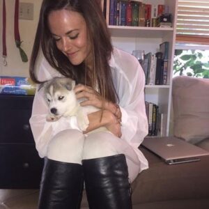 Sarah Butler Instagram - Major Throwback!!!! #rooneythehuskylady #tb #huskiesofinstagram #h2m2 #huskyhuddlemalamutemingle #huskypuppy #realhuskiesofhollywood