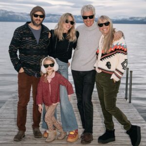 Sarah Carter Instagram - Happy Birthday Mom!!! 

Thank you for keeping the memories flowing and the beauty alive. 

Through all of life’s twists and turns you have stayed true to your vision of uplifting and helping to create the best possible life for everyone you love. 

I hope you feel as loved and celebrated today by everyone you pour your heart into. 

(Chris is with us 🕶️)

We love you.