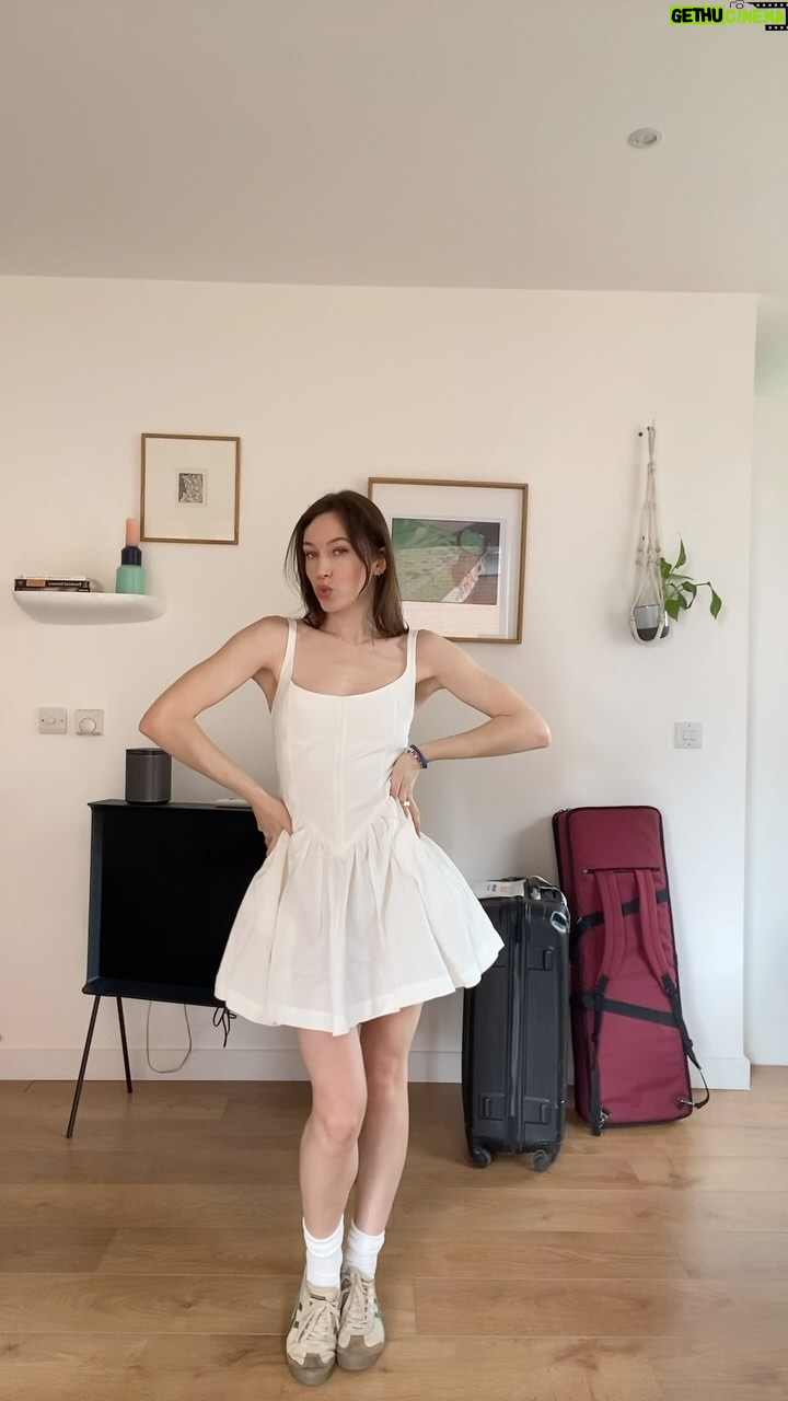 Sarah Close - 688 Likes - london show fit!!!!!! best day of my life out on friday !!!!!! oh so much happening !!!!!!
