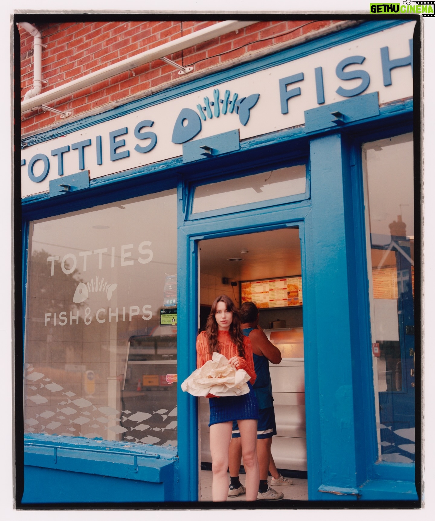 Sarah Close - 1.1K Likes - shoutout to my local chippie i love u sm