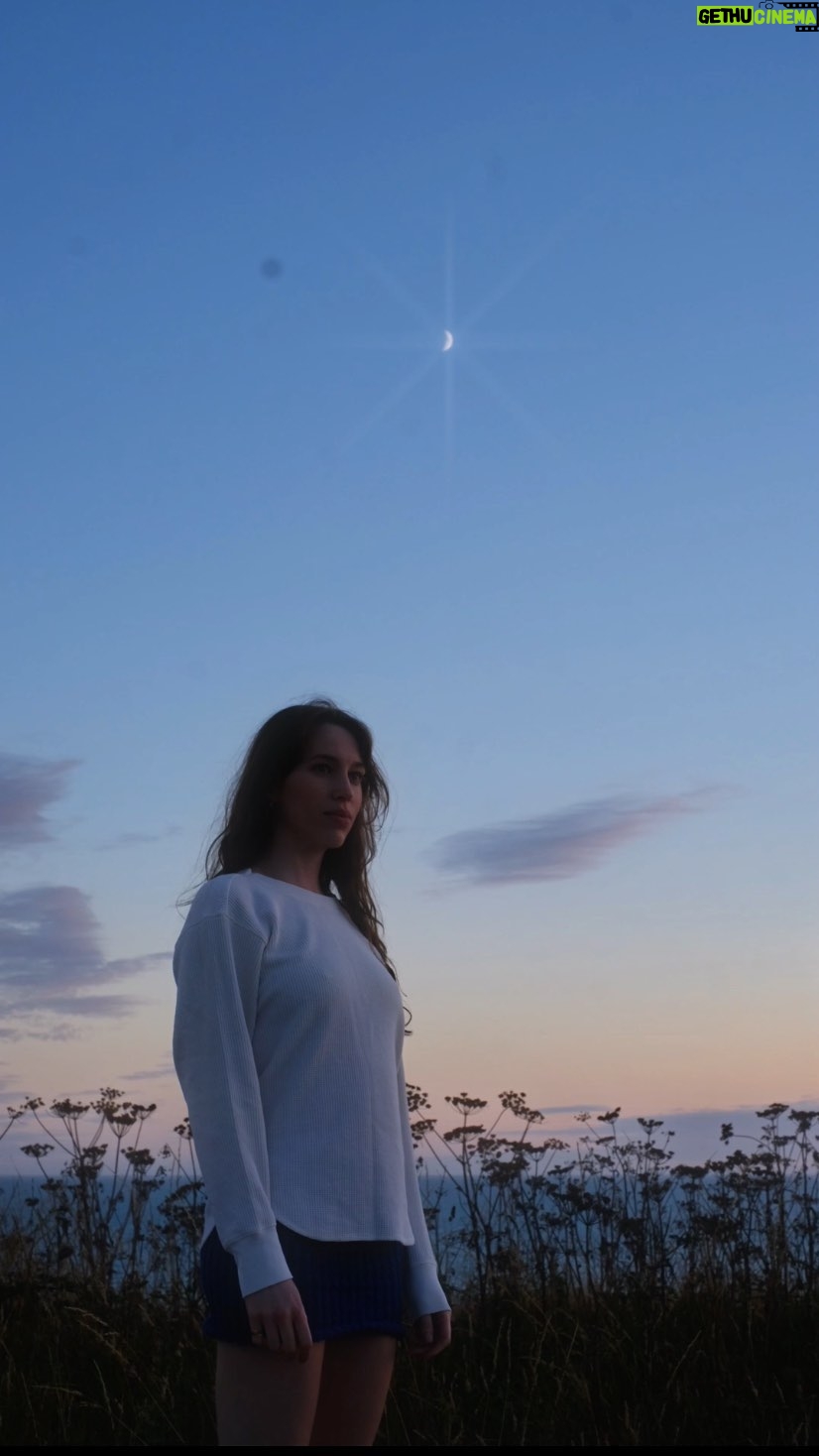 Sarah Close - 673 Likes - justify is yours!!!! i love u guys thank u for everything you show me. so excited for this year
every share, save, playlist add of the song helps push it so much. can’t wait for what else i have to show you 🫶