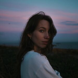 Sarah Close Instagram - PART 1 🥹🥹🥹💜💜💜 FORGIVENESS IS MY WEAKNESS, my new ep, out june 21st 
find part 2 on my profile 💜