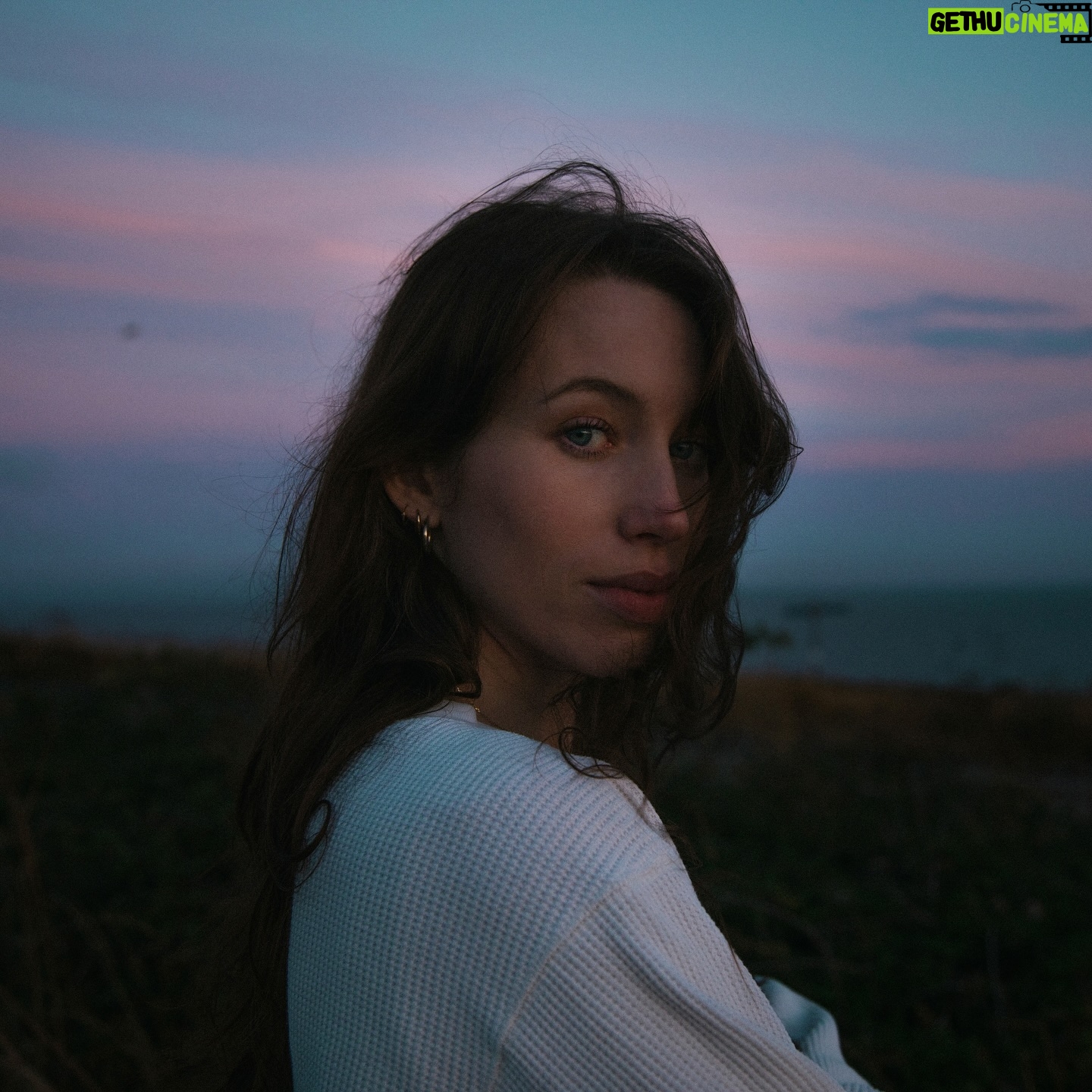 Sarah Close - 1.7K Likes - PART 1 🥹🥹🥹💜💜💜 FORGIVENESS IS MY WEAKNESS, my new ep, out june 21st
find part 2 on my profile 💜