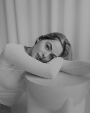 Sarah Dugdale Instagram - “It is a joy to be hidden, and disaster not to be found.” Thank you for capturing me @dylainagollubphotography