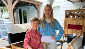 Sarah Dugdale Instagram - Dial S For Santa airs tonight on @w_network 🎅🏼