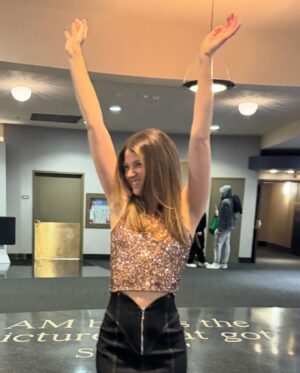 Sarah Fisher Instagram - I went to the moviiiiiesss in Toronto with a bunch of friends and family last week to watch @someonelikeyoumovie and it was beyond special to me💛 love you alll so much it’s wilddddd🥹🦋