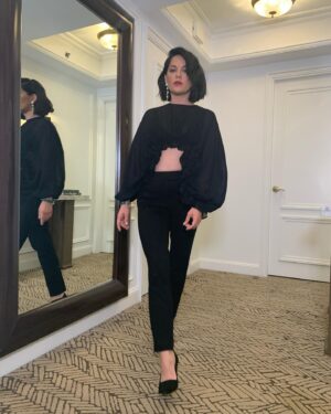 Sarah Greene Instagram - Another look for #BADSISTERS press was this stunner top by @pinkoofficial paired with @aninebing trousers and @pierrehardy shoes. Earrings and bracelet by @completedworks ring by @astleyclarke bag by @aspinaloflondon all styled by @chercoulter with hair by @rebekahforecast and make up by @samanthalmua ❤️