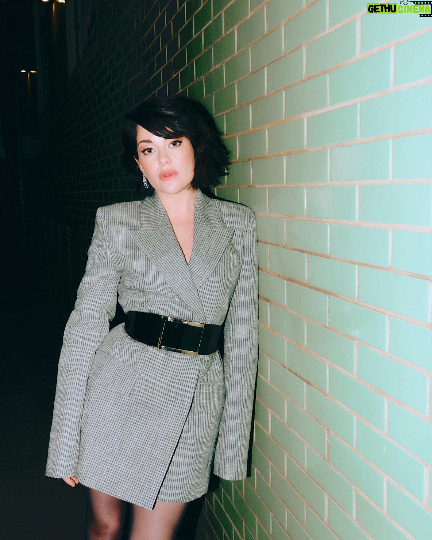 Sarah Greene - 1.8K Likes - Another press look for #SexyBeast EPISODE 4 drops today on @paramountplusuk • wearing @acnestudios • @rogervivier belt • @gianvitorossi shoes • @completedworks earrings • STYLING @chercoulter • HAIR @chadmaxwellhair • MAKEUP @jessica__mejia • GLOW @keren_bartov • PHOTOS @hannah.cosgrove 💚