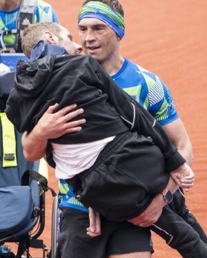 Sarah-Jane Mee Instagram - Can’t stop thinking about this iconic image today - friendship, courage and love ❤️
Rest easy Rob Burrow - what a legacy you leave.
@mndassoc @leedsrhinos #kevinsinfield