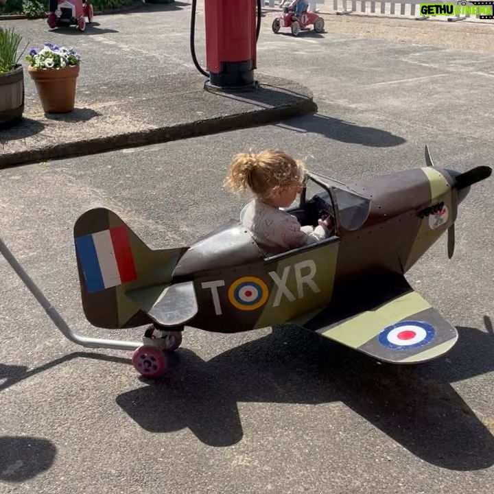 Sarah-Jane Mee - 1K Likes - My awesome foursome ā¤ļø
Planes, trains and automobiles heaven for my petrol heads this half term week. What a fun filled day - we even go to go on Concorde! @brooklandsmuseum @benray79