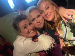 Sarah-Jane Mee Instagram - Ain’t no party like @skynews party 🥳
#skynewsassemble 
Rarely all in the same room - a full turn out to say goodbye to the man, the myth, the legend…our leader John Ryley.
I had so much fun I’m now on a replacement bus service 🫣 #ifyouknowyouknow 
So lucky to work with this stellar news cast 🤩