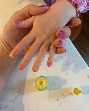 Sarah-Jane Mee Instagram - Took my foot off the gas for a week and it felt GOOD.

Taking time with my favourites for breakfast chats, lazy mornings hanging at home, perfecting plaits, not perfecting nail painting, Elsa dress up 24/7, fun in the garden sunshine, oh and watching our little legend Ted sing @rochestercathedral 🥰 @benray79 🥺
Heart full, head straight - back to work I go ❤️