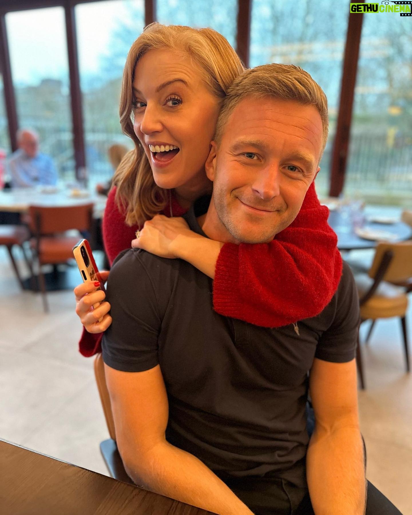 Sarah-Jane Mee - 1K Likes - A brilliant birthday lunch for @gallacherkirsty & @woolyanna1 - well done @natalie_pinkham for getting us all together - it’s like herding cats with work schedules, school pick ups and geographical locations…
I nearly didn’t make it but so glad I did. SO IMPORTANT to make time for friends - I’m conscious I’ve let this slip lately 🫠
So a power lunch hour appearance from me - #Brentford you sexy beast! ( @owainwalbyoff @natalie_pinkham have said this for years btw 😂) what a great spot @samsriversidew6 @samharrisonlondon - delicious food - not far from Sky HQ so I’ll be back soon
@thebrentfordproject