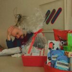 Sarah-Jeanne Labrosse Instagram - Bonne fête Pouimpush. Quelle chance immense tu sois mon chum, mon best pis le père de mes bébés. Que tu endures mes idées de chantier perpétuelles, mes textos séparés en 18 parties, mon air bête quand je suis stressée, mon attention excessivement limitée quand les enfants parlent en même temps que nous et le fait que j’aille tjrs au Costco le lendemain du jour du recyclage. J’en reviens pas qu’on partage un toit pis une famille pis des rêves pis des réglisses souvent. Merci de me hyper dans tout. Tu as plus beaux yeux que la terre ait portée, tu mets ton alarme ben trop tôt, tu emballes mieux les cadeaux que nul autre, tu fais les plus belles playlists et tu as le plus grand cœur que j’ai rencontré. Je ne me tannerai jamais d’entendre tes idées constantes, petites et grandes (même celle de sampler le son du tire-lait pis d’en faire un beat.). (Tu es aussi la meilleure personne au monde pour écouter un p’tit 22 minutes de big bro pis s’avouer qu’on a eu des frissons à cause c’t’ait bon DAN SEIGNEUR YOU WILL BE MISSED.) Je t’aime. À tantôt, on a 12 courriels de chantier à répondre. ✌🏼