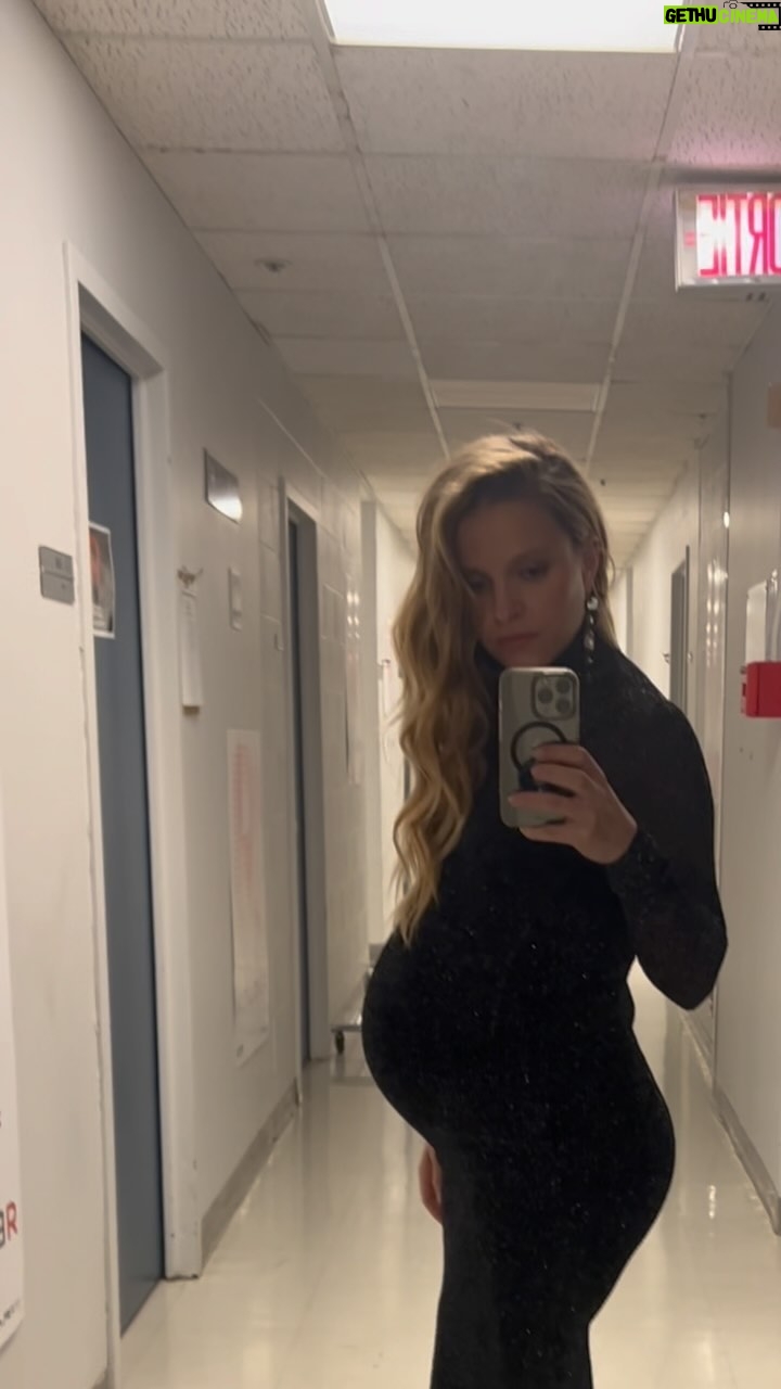 Sarah-Jeanne Labrosse - 13.8K Likes - La fois oΓΉ jβΓ©tais deux femmes. βπΌ
Je nous et je vous souhaite la sΓ©curitΓ©. β€οΈπ©βπ§
