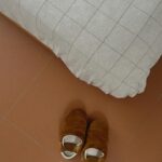 Sarah-Jeanne Labrosse Instagram - C’est un leurre mon lit est jamais fait pis j’ai jamais de chandail propre.