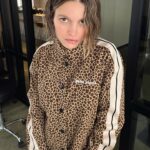 Sarah-Jeanne Labrosse Instagram – BIG CHOP EDITION✂️🩷 @sarahlabrosa
Haircolor/Haircut/Hairstyle by me using @kerastase_official
Wet Look with Gelée Curl Contour and Sérum Thérapiste