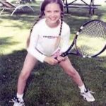 Sarah-Jeanne Labrosse Instagram - Derrière toutes ces photos se cache un muffin explosion de fruits. 🍓 Classique d’avant match 🎾 🥇 @timhortonsqc #60ansquejetim (30 ans pour moi 🤤)