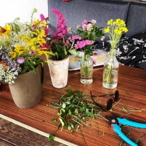 Sarah Kuttner Instagram - Ich bin jetzt augenscheinlich Floristin. Happy Sonntag!!