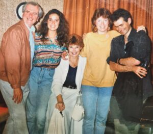 Sarah Parish Instagram - My sister just sent me this old photo of the family.  You get so used to life without your parents and then every now and again you see a photograph and it feels inconceivable that you’ll never see them again. We had such fun as a family…such great times.  I was very lucky.❤️❤️❤️❤️#family #oldfamilyphotos