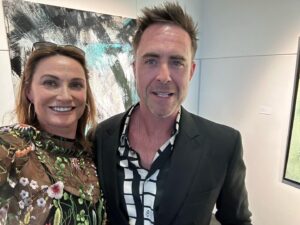 Sarah Parish Instagram - Couldn’t be prouder of @thejimmurray . What a wonderful evening and how thrilling that he gets to exhibit his work next to John Constable!!!👏👏👏👏wow….just wow.
@arcwinch #johnconstable #exhibition #abstractart