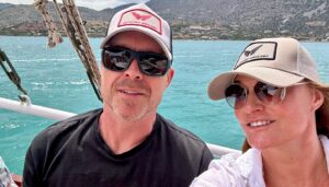 Sarah Parish Instagram - I couldn’t have wished for a better,  more relaxing holiday. Thank you @stnicolasbay for your incredible hospitality. Amazing food, beautiful coastline, impeccable service. Luxury at its best. We’ll be back.
@stnicolasbay @emmamackleyprivatetravel @thejimmurray #Crete #creteisland #crete🇬🇷 #cretegreece #Lesley&Katie #AlexandrosGlynos
