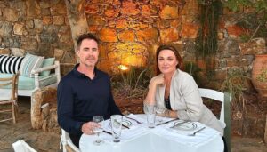 Sarah Parish Instagram - I couldn’t have wished for a better,  more relaxing holiday. Thank you @stnicolasbay for your incredible hospitality. Amazing food, beautiful coastline, impeccable service. Luxury at its best. We’ll be back.
@stnicolasbay @emmamackleyprivatetravel @thejimmurray #Crete #creteisland #crete🇬🇷 #cretegreece #Lesley&Katie #AlexandrosGlynos