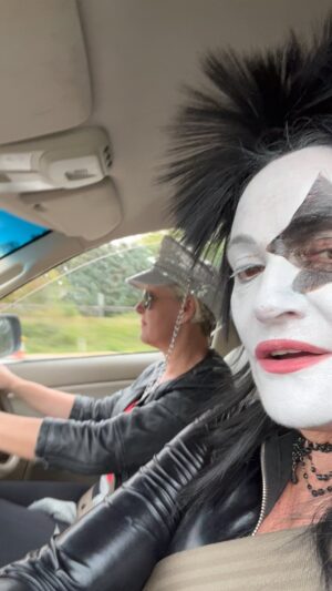 Sarah Parish Instagram - And we’re off!!! The run up to @themurrayparishtrust Odd Ball has started with a visit to our main sponsor @thepcmg  Still some tables left so if you want to Glam Rock out with us on November 18th go to www.themurrayparishtrust.com and get your tickets!! @lunwaysam @thejimmurray 🤘🎸🤘🎸
