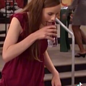 Sarah Ramos Instagram - To the children I am simply the generational talent who played Isabella the werewolf on Wizards of Waverly Place 🫡 It’s called taste, glamour, gravitas, range, and Hollywood history dahling