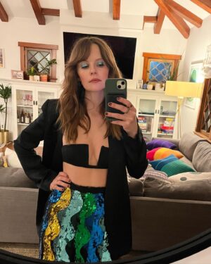 Sarah Ramos Instagram - As I always say, it’s Winning Time 🏀⭐️
💇‍♀️: @eddie_cook 
💄: @lorencanbymakeup 
👗: @_jzg