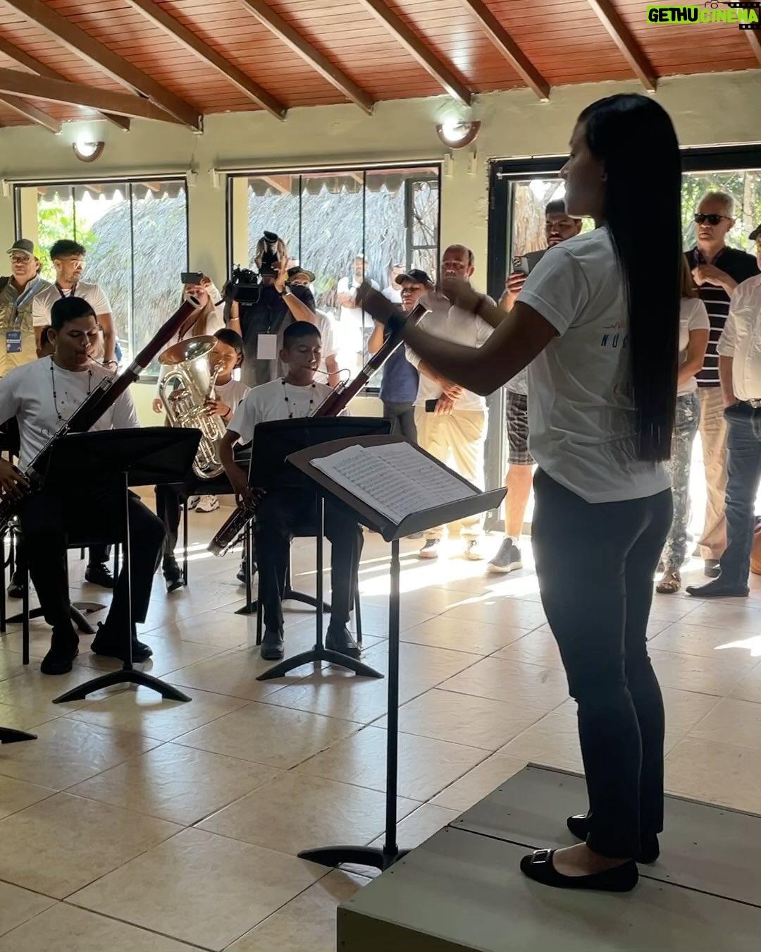 Sarah Willis - 5.1K Likes - Il Congreso Mundial El Sistema - Part 2 Canaima
We were lucky enough to visit stunning Canaima where there is fantastic music going on @sistemacanaima in the indigenous community. A short walk from the “airport” we were greeted by a wind ensemble playing the New World Symphony directed by @priscilapcam. The day was full of music and we even got to expore behind the famous waterfall - it was a very bonding day for all of us imvolved in the Congreso and beautiful to see the power of music in this community.