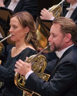 Sarah Willis Instagram - An unforgettable Mahler 6! I had a wonderful week with @gustavodudamel 🇻🇪 @berlinphil horns 📯, guest principal & dear friend @andrewbainhorn🐨 and the great Berlin Phil Media cinema broadcast team🎥 Thanks to all of you who tuned in from all over the world -  and sent photos! 🙏💖