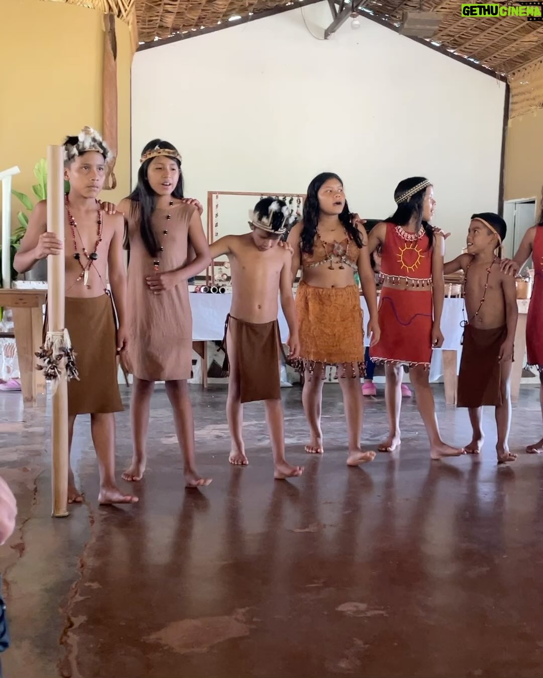 Sarah Willis - 5.1K Likes - Il Congreso Mundial El Sistema - Part 2 Canaima
We were lucky enough to visit stunning Canaima where there is fantastic music going on @sistemacanaima in the indigenous community. A short walk from the “airport” we were greeted by a wind ensemble playing the New World Symphony directed by @priscilapcam. The day was full of music and we even got to expore behind the famous waterfall - it was a very bonding day for all of us imvolved in the Congreso and beautiful to see the power of music in this community.