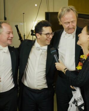 Sarah Willis Instagram - An unforgettable Mahler 6! I had a wonderful week with @gustavodudamel 🇻🇪 @berlinphil horns 📯, guest principal & dear friend @andrewbainhorn🐨 and the great Berlin Phil Media cinema broadcast team🎥 Thanks to all of you who tuned in from all over the world -  and sent photos! 🙏💖
