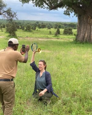 Sarah Willis Instagram - Music with the Maasai in magical Tanzania - an experience of a lifetime. Thank you @nimaliafrica @jimchasses and Mum! 🐘🦒