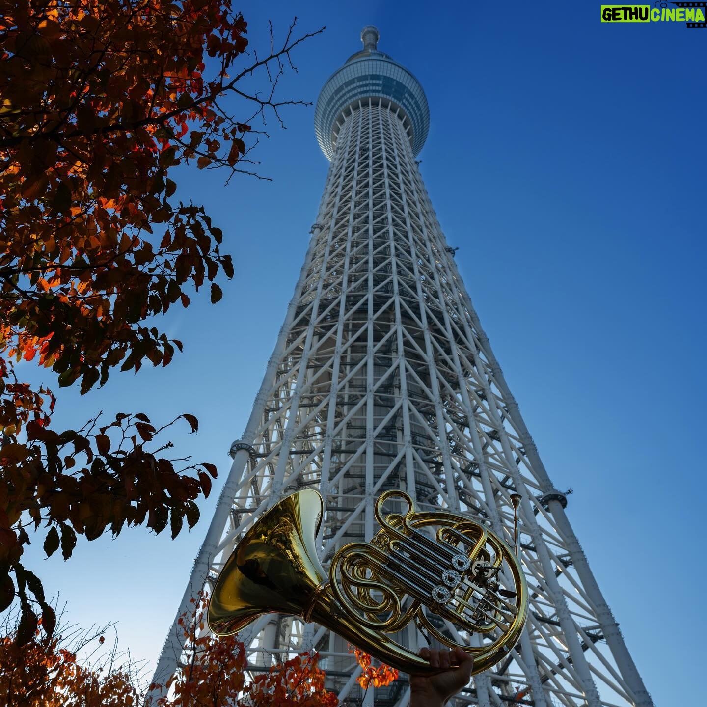 Sarah Willis - 5K Likes - Bells up Tokyo! A day in this fantastic city with 📯 and 📷. I love being in Tokyo and can’t wait to go back 🇯🇵 Thanks to @monikarittershaus for these wonderful photos and the great day. #BerlinPhilonTour