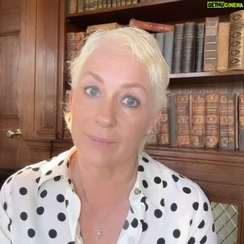 Sarah Beeny Instagram - ELECTRIC CARS?? It might be controversial but the Government needs to reconsider! ππππ . . #new #electriccar #renewableenergy #sustainability #carbon #impact #campaign #netmetering #policychange