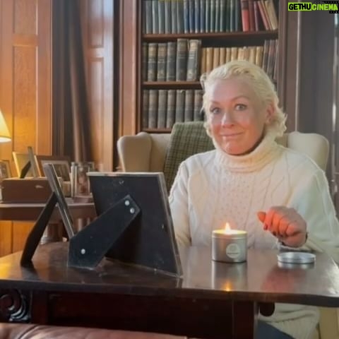 Sarah Beeny Instagram - 🕯️❤️#ShineALight #campaign in support of all those affected by this devastating disease and working so hard to prevent it xxx @braintumourrsch