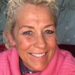 Sarah Beeny Instagram – Thermal regulations were bought in after the oil crises in the 70’s.  Sadly, most UK housing was built before then, with woefully inefficient insulation.  We can improve their efficiency but it’s certainly not a one size fits all xx #homes #periodproperty #energyefficiency