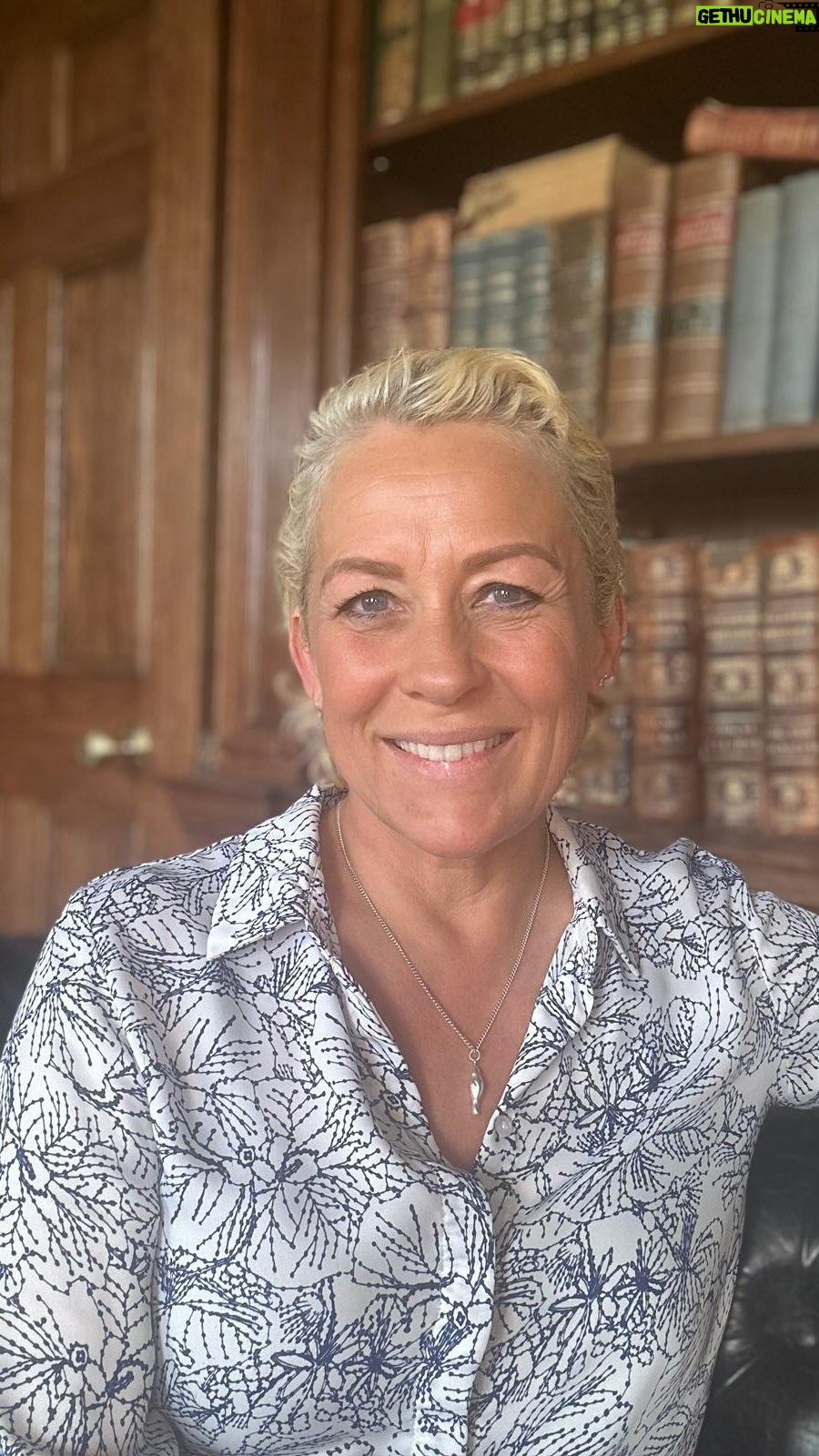 Sarah Beeny Instagram - I’m new to the whole @cameo thing and have to say, I think it’s such a fun idea. So, if you need me to give someone in your life a little pep talk, a ‘you’ve got this’, a well done, a happy birthday - I can now do this!! THE LINK IS IN MY BIO #cameo xxx