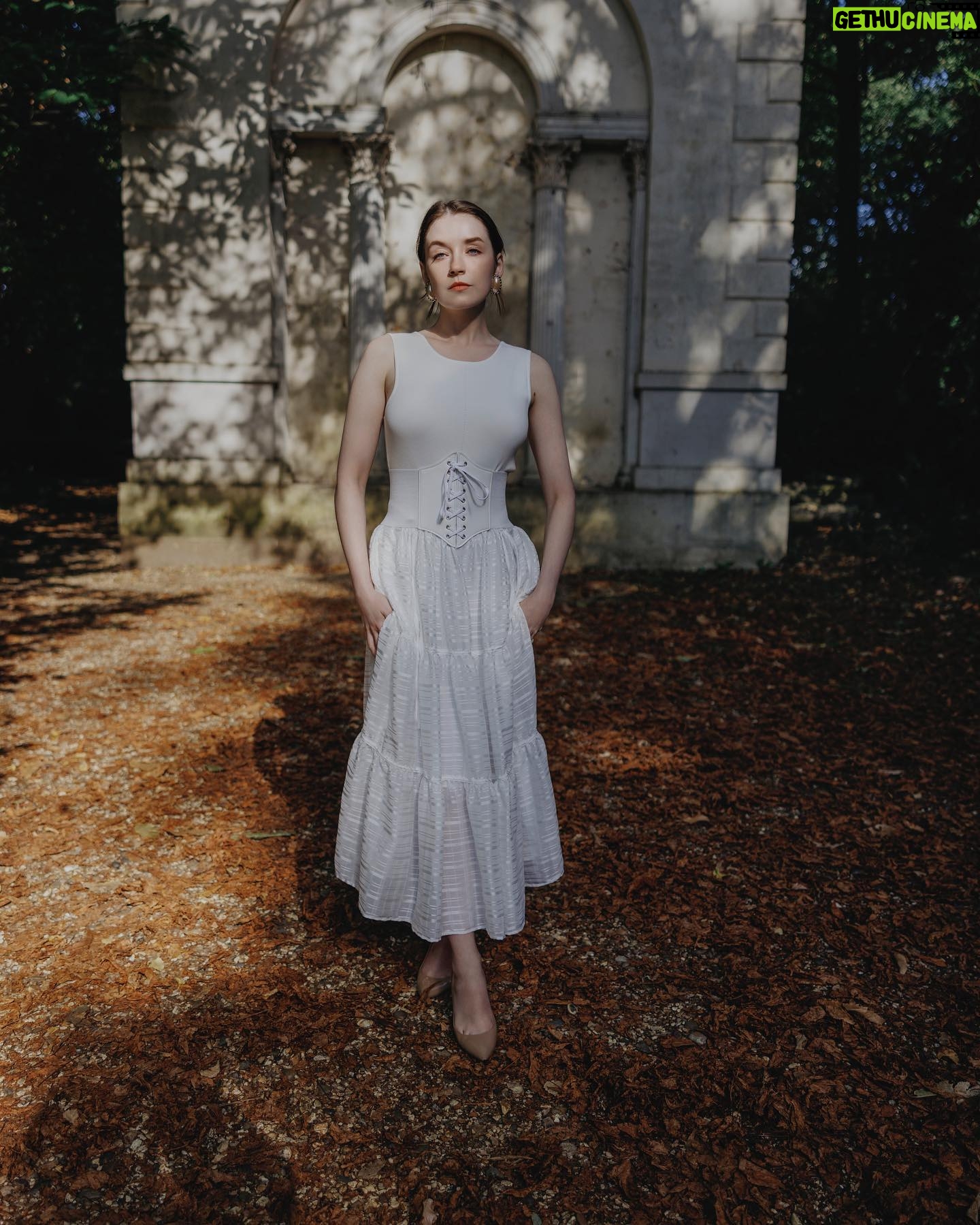 Sarah Bolger - 10.5K Likes - I adore these!! Our cool ethereal london shoot with @nolwencif x @ladygunn is out now!
Thank you to everyone!
Photographer @nolwencif
Wardrobe: @gace_this_is_this
Makeup: @emilywoodmakeup
Hair: @ryanhumpagehair
Publication: @ladygunn