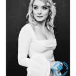 Sarah Bolger Instagram – Pleasure hanging with @tvinsider yesterday! Thank you @iheartmaarten for these incredible photos!! Hair: @mattshair 
Makeup: @makeupbysvh 
Stylist: @katiebof 
Suit: @awake_mode 🖤