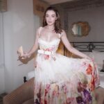 Sarah Bolger Instagram – Leaving glitter everywhere I went. Austin, @fxnetworks and #ATX, thank you. What an amazing weekend. And thank you for this unbeatable glam team. 
Styling: @highheelprncess 
MU: @makeupbysvh 
Hair: @neverblandbeauty