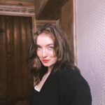 Sarah Bolger Instagram – 📸 cheers to the kind person who took these shots after seeing us brave a rain storm.