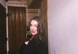 Sarah Bolger Instagram - 📸 cheers to the kind person who took these shots after seeing us brave a rain storm.